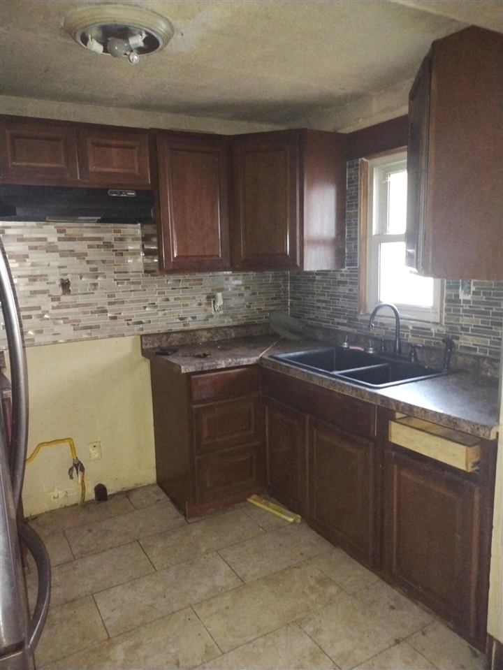 2202 Swayze Street Property Photo 7