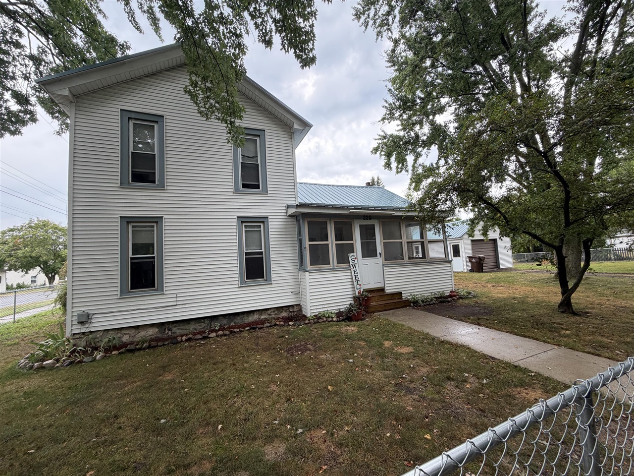 220 S Abbott Street Property Photo 1