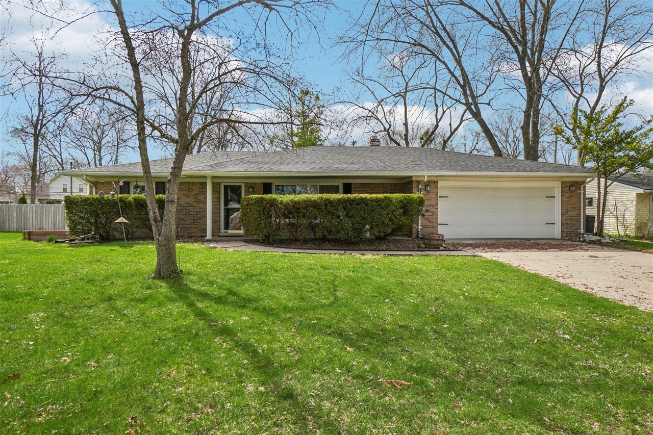 445 Courtland Street Property Photo 1