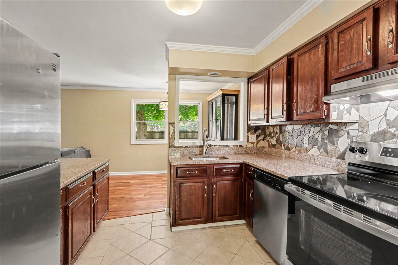 7611 Thrasher Ln Property Photo 10