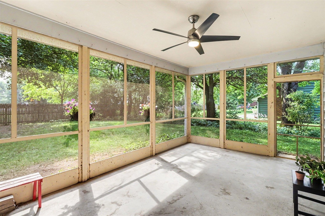 7611 Thrasher Ln Property Photo 25