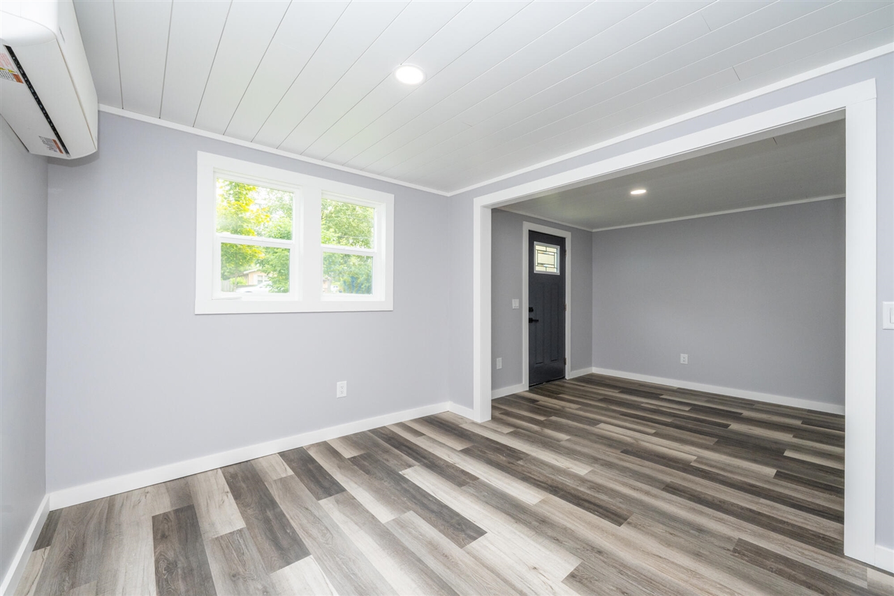411 Paw Paw Avenue Property Photo 6