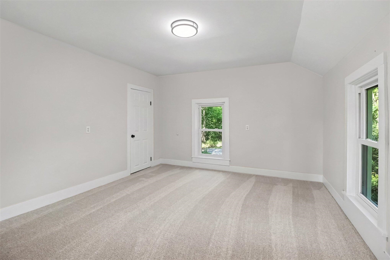 158 N 72nd Avenue Property Photo 19
