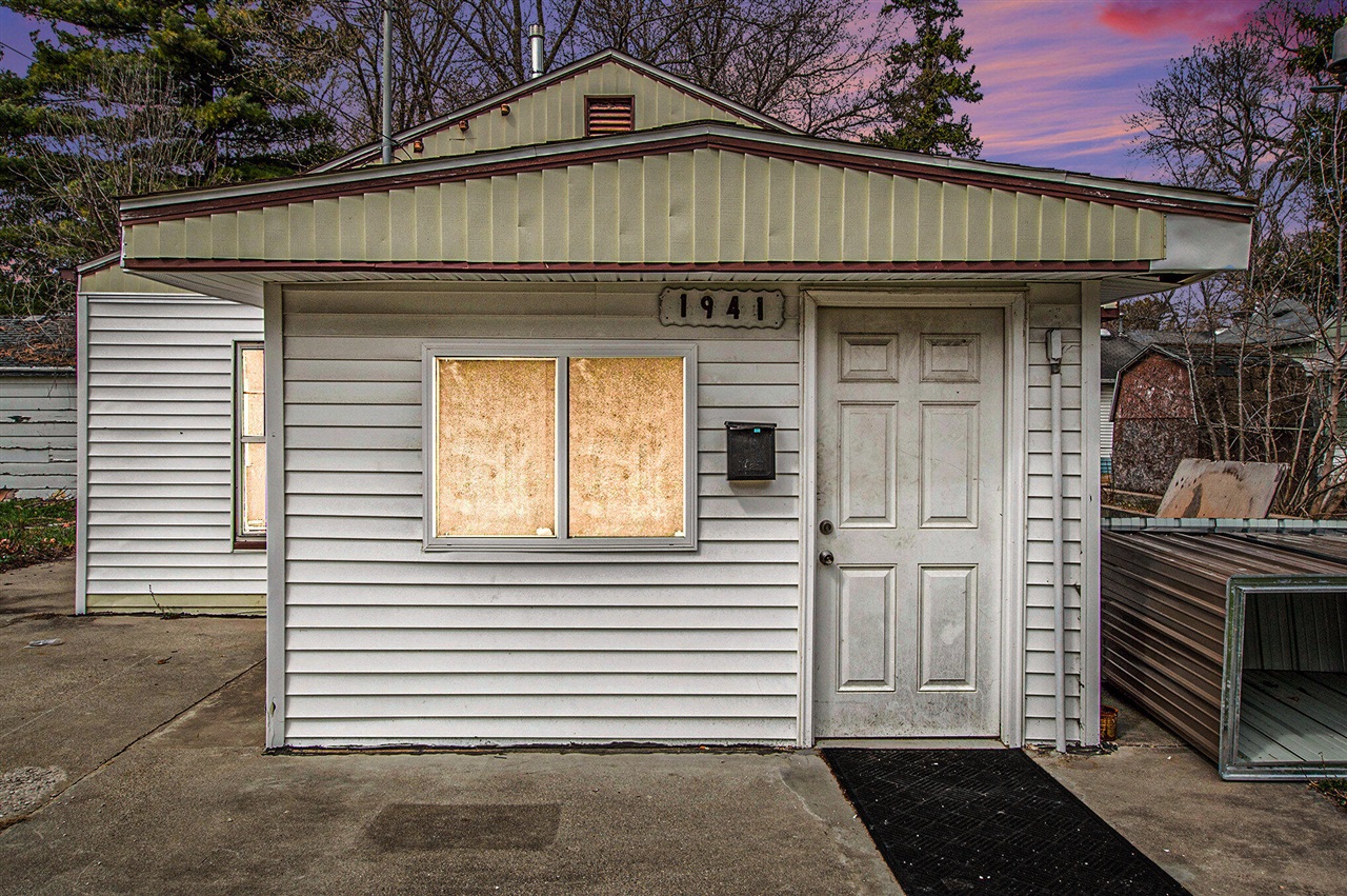1941 Walcott Street Property Photo 1