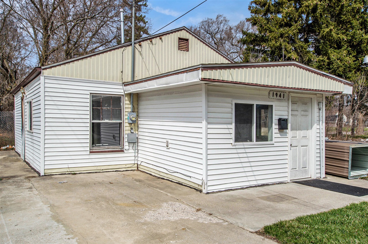 1941 Walcott Street Property Photo 3