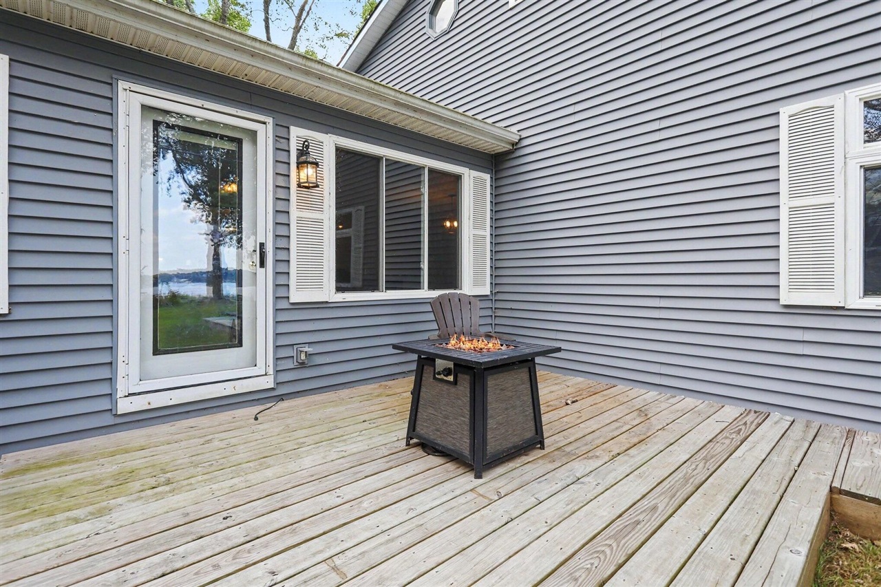 2062 Fern Beach Property Photo 6