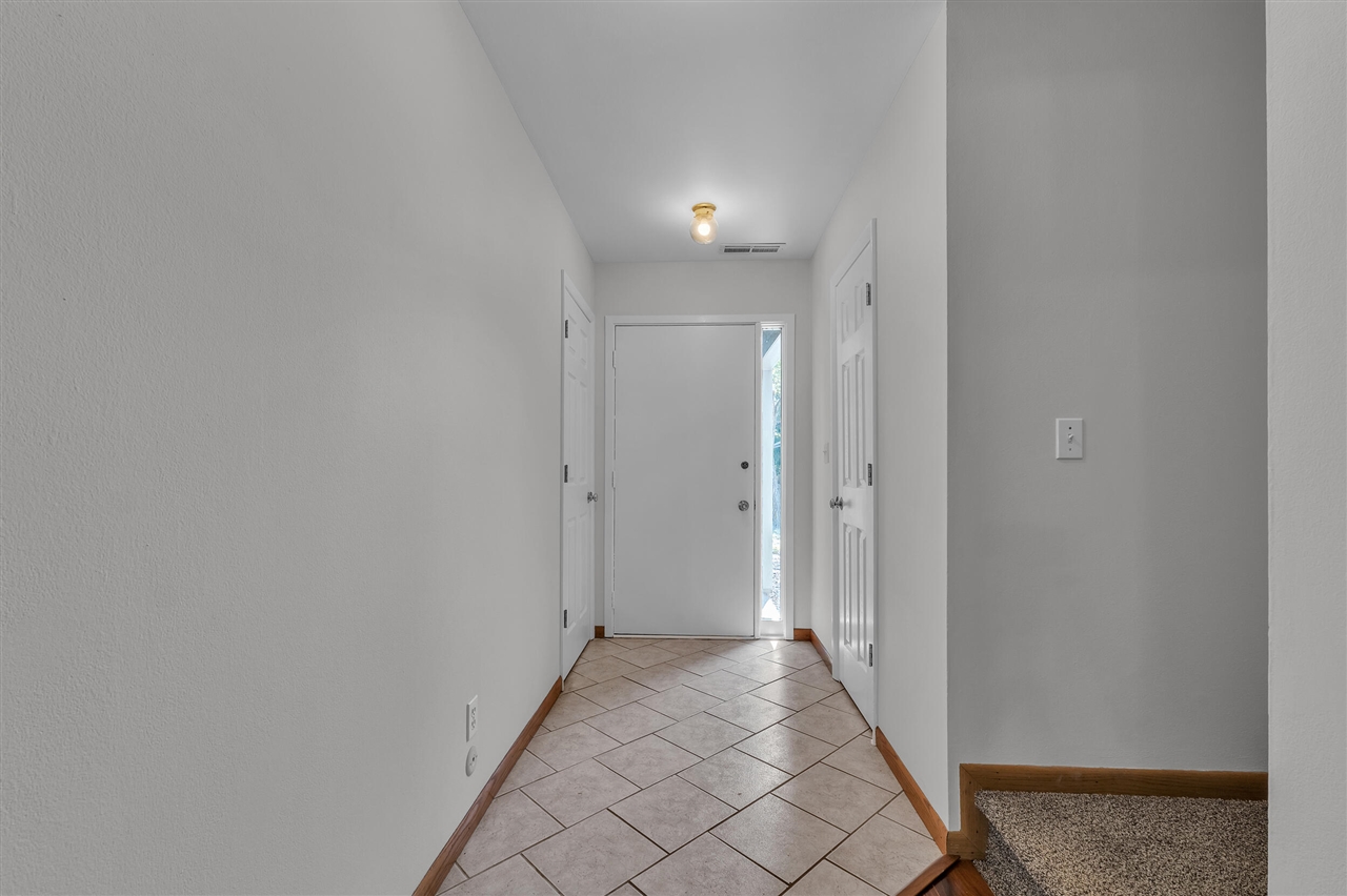 753 Peninsula Court Property Photo 6