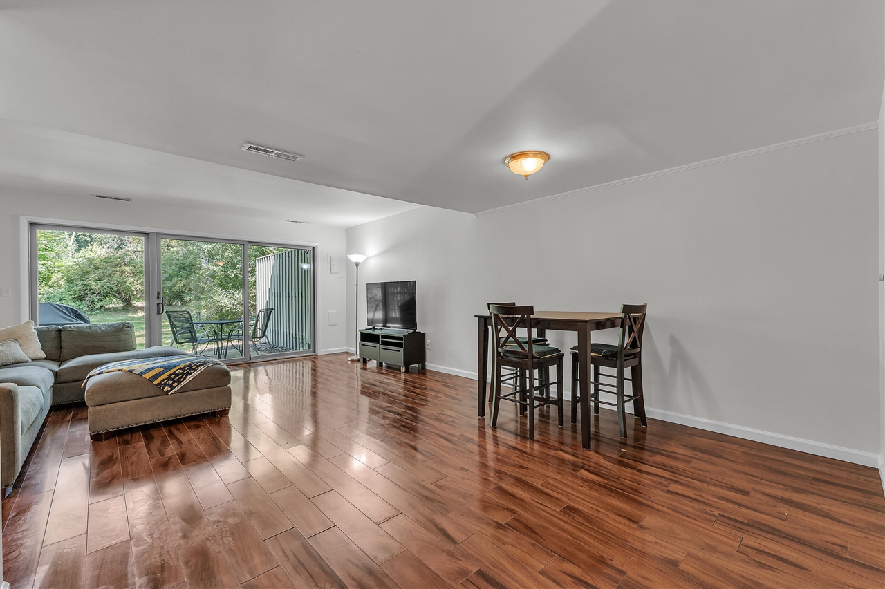 753 Peninsula Court Property Photo 7