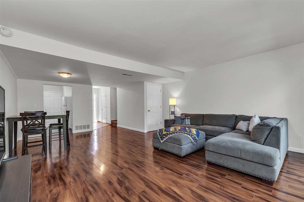 753 Peninsula Court Property Photo 10