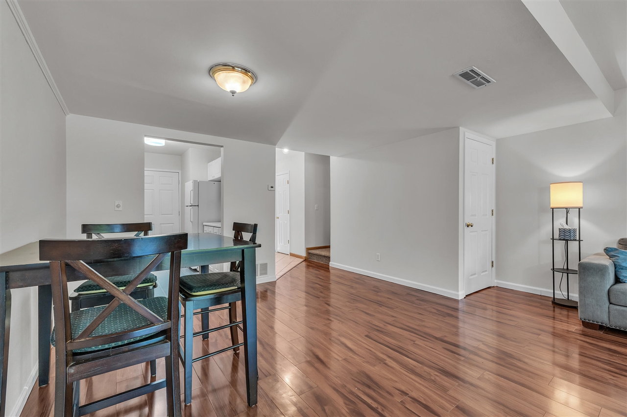 753 Peninsula Court Property Photo 11