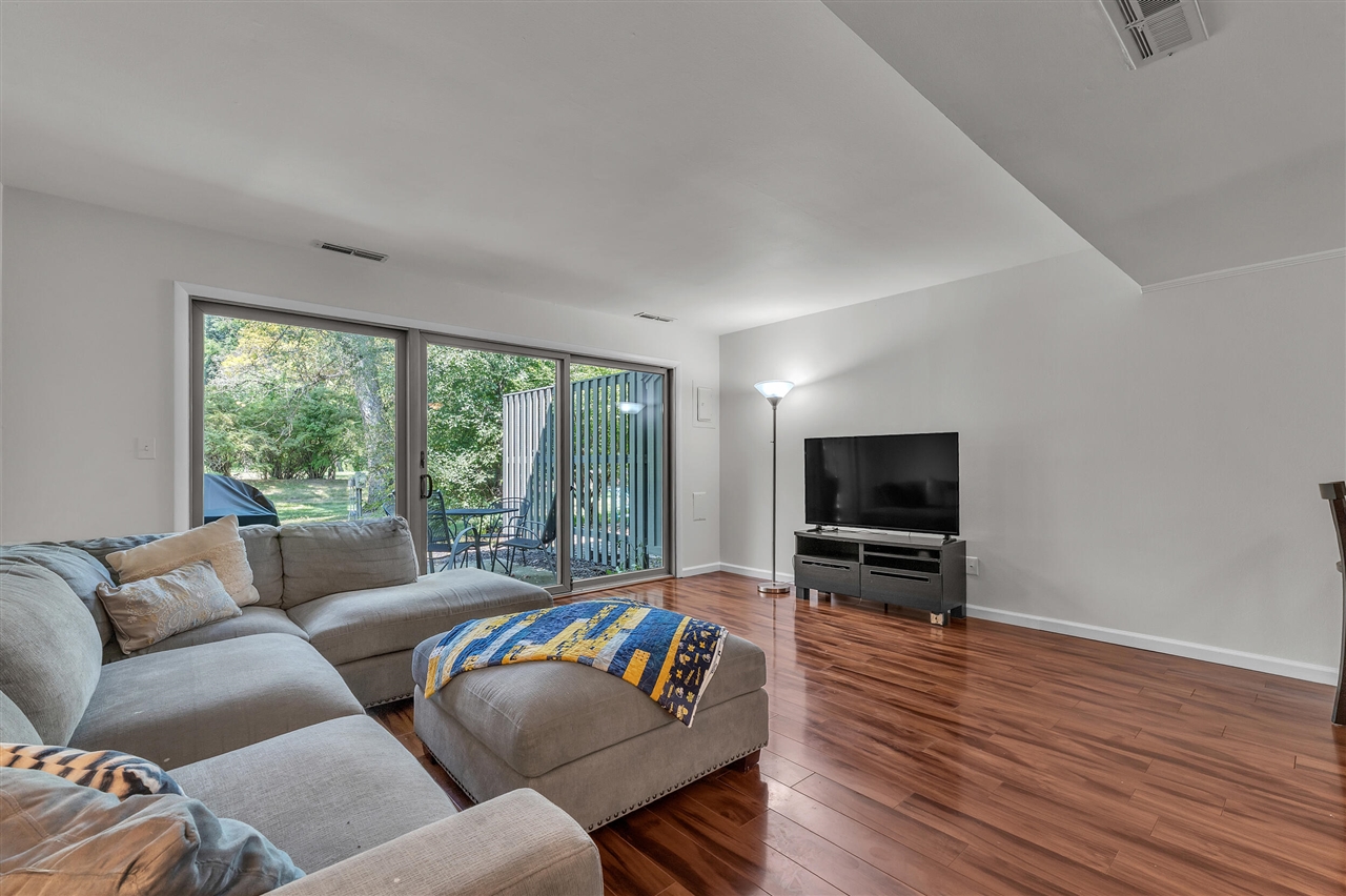 753 Peninsula Court Property Photo 13