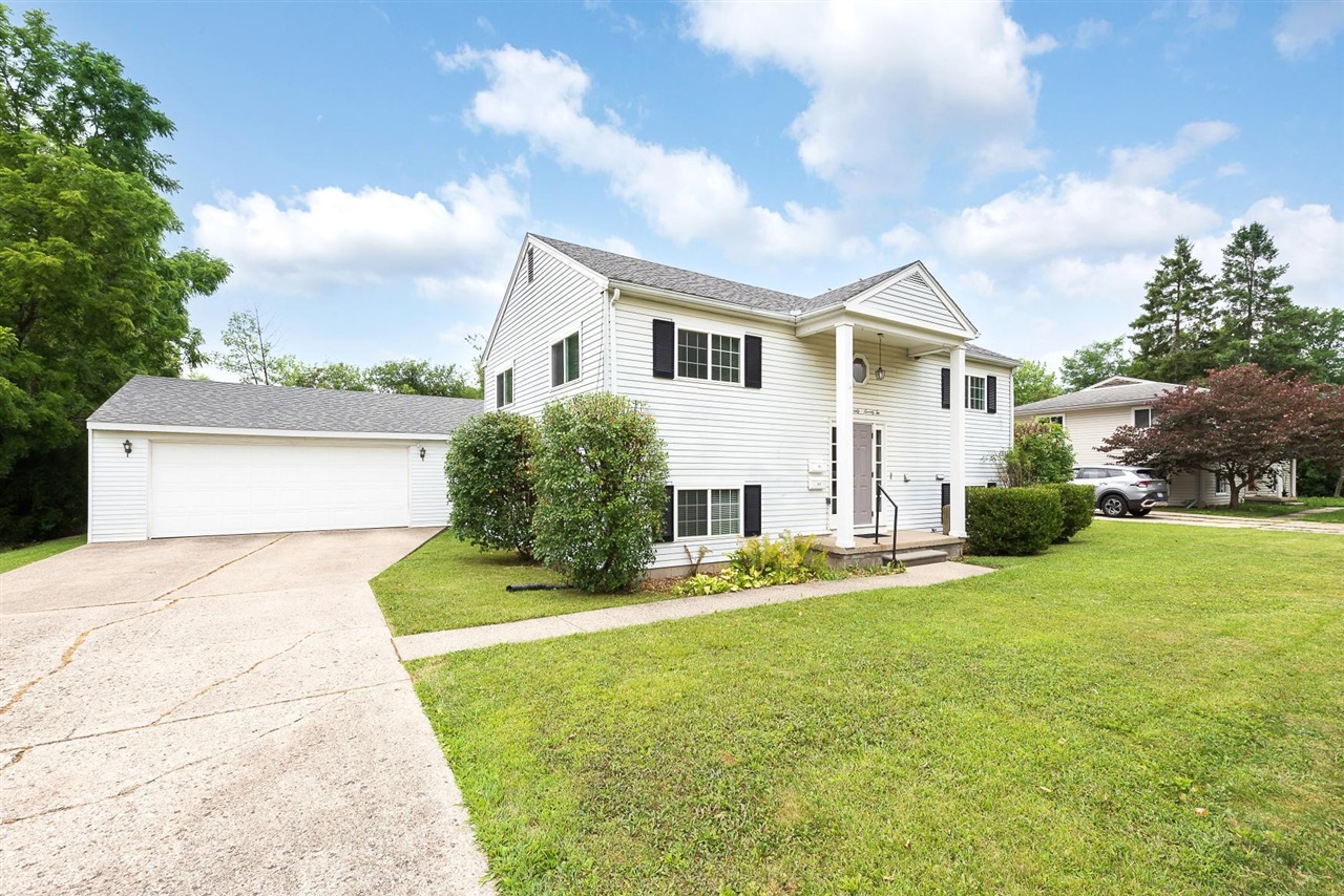 1670 Tudor Drive Property Photo 1