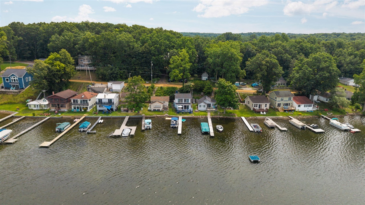 7355 Webbs Shore Drive Property Photo 3