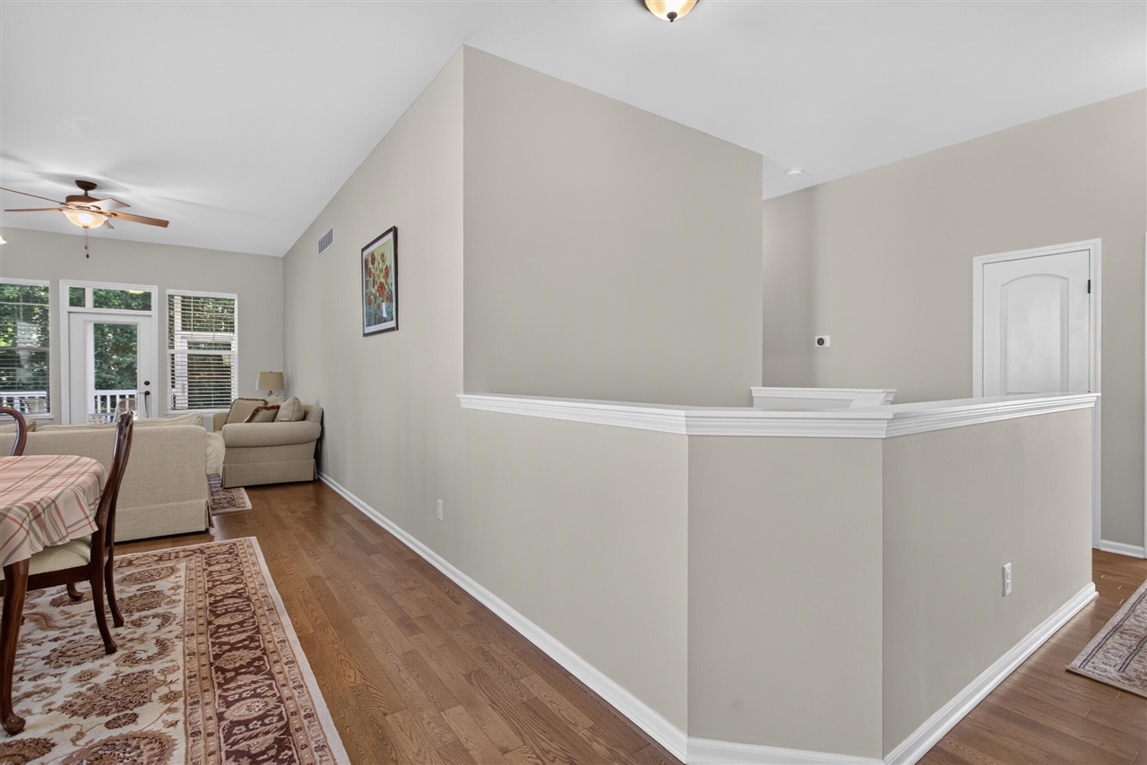 803 E Barrington Circle Property Photo 6