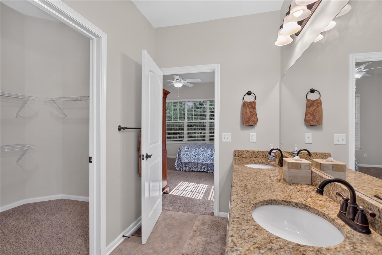 803 E Barrington Circle Property Photo 32
