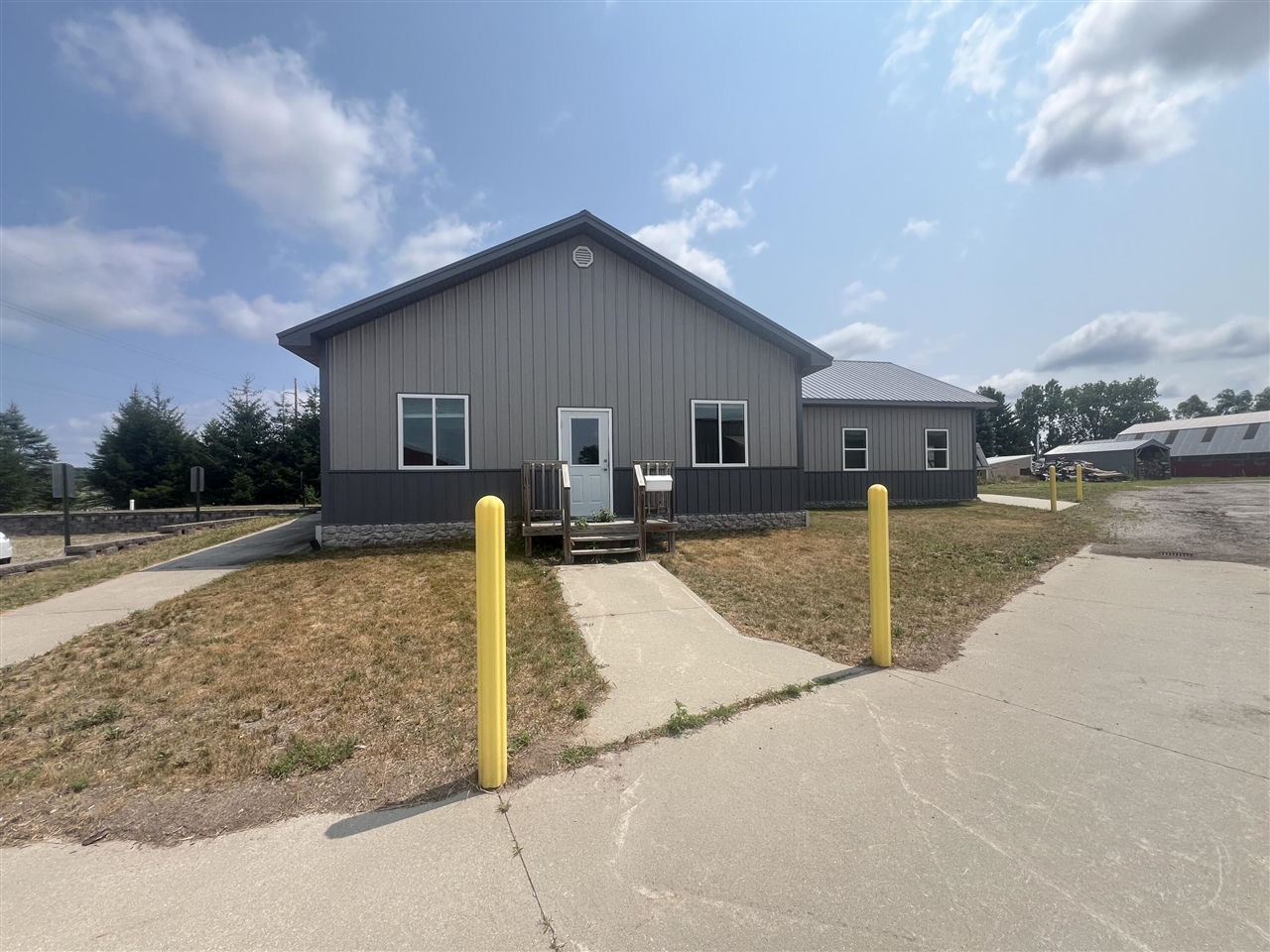 3832 W 72nd Street Property Photo 2