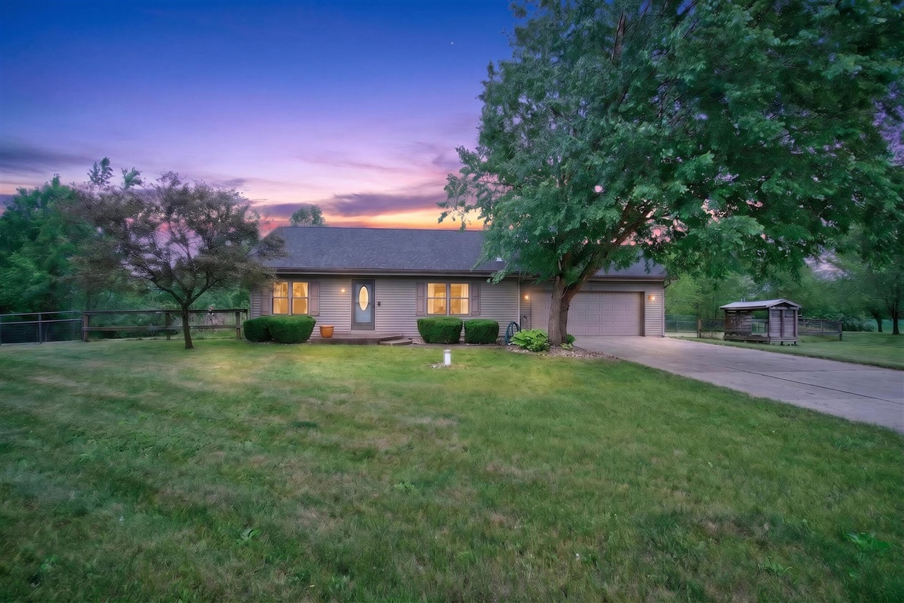 15510 Davis Drive Property Photo 1