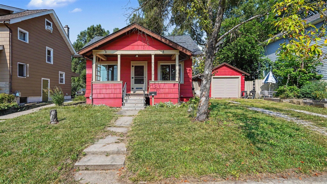 723 Daniel Street Property Photo 1