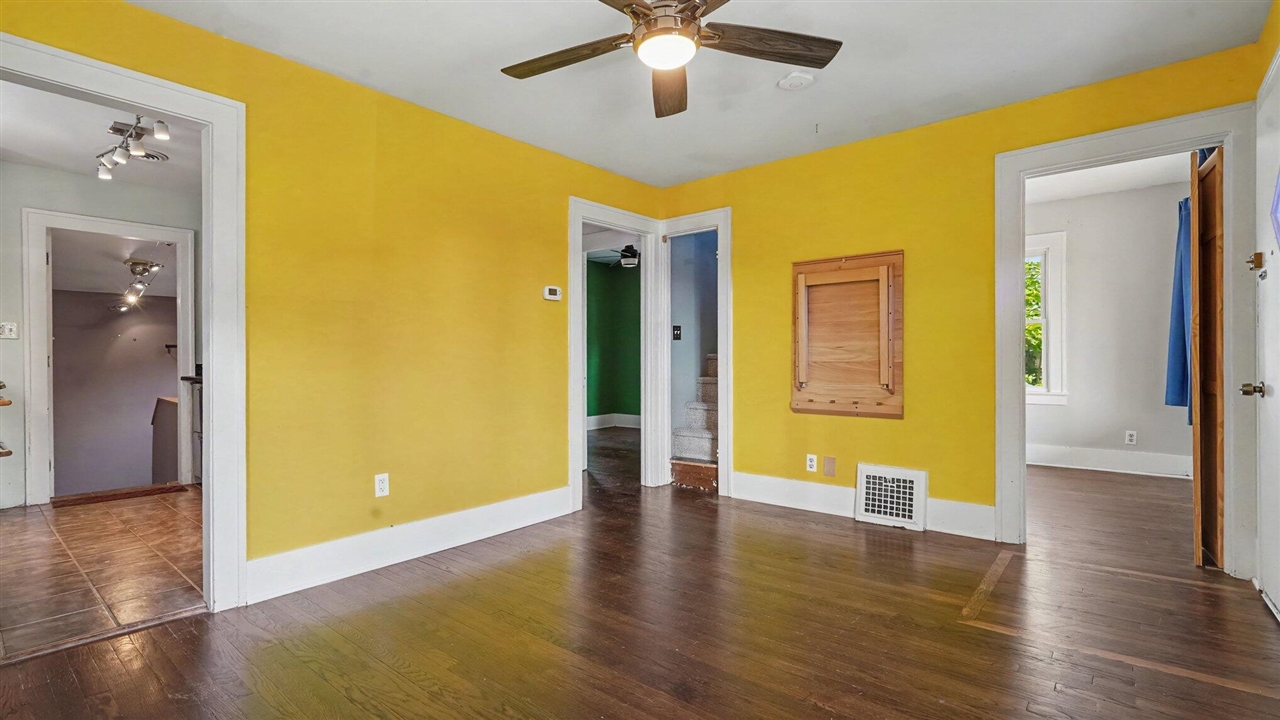 723 Daniel Street Property Photo 3