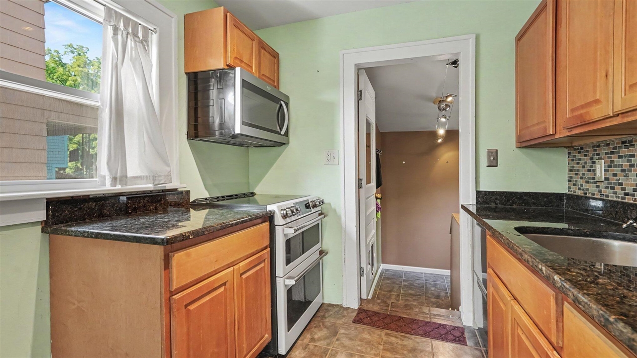 723 Daniel Street Property Photo 8