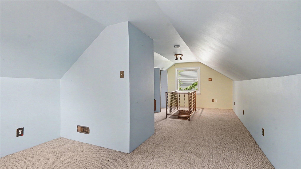 723 Daniel Street Property Photo 11