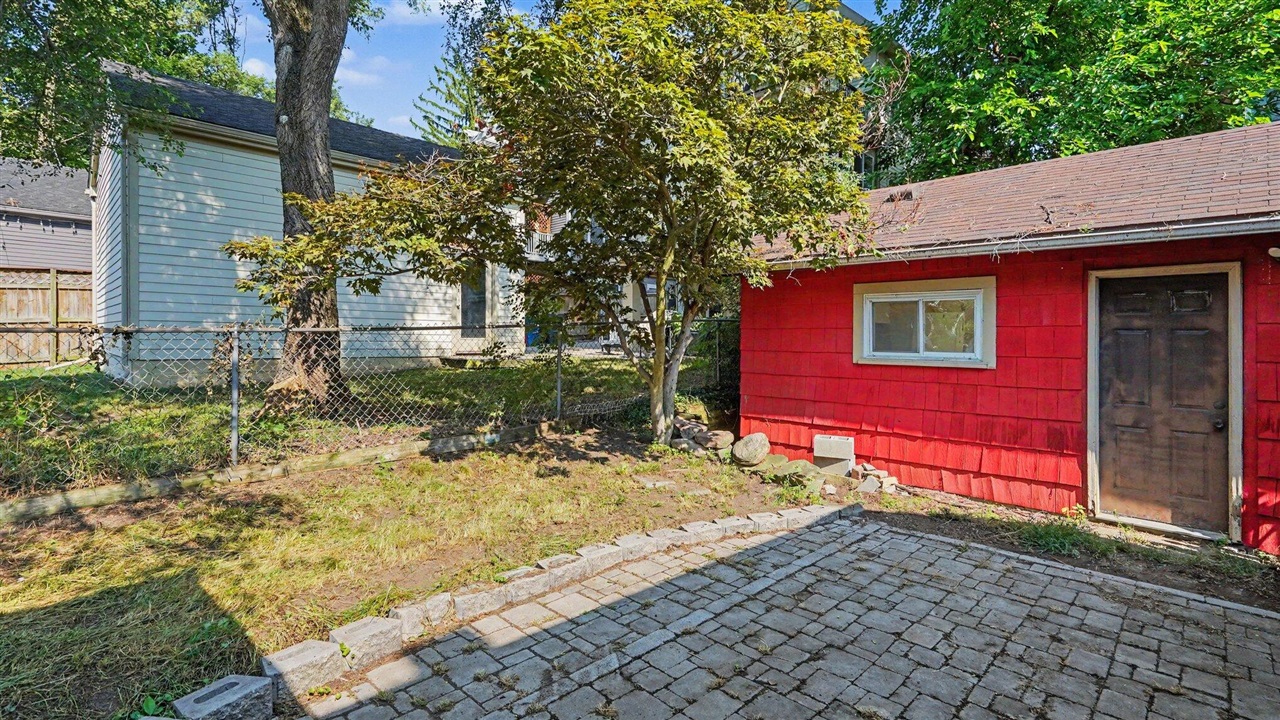 723 Daniel Street Property Photo 18