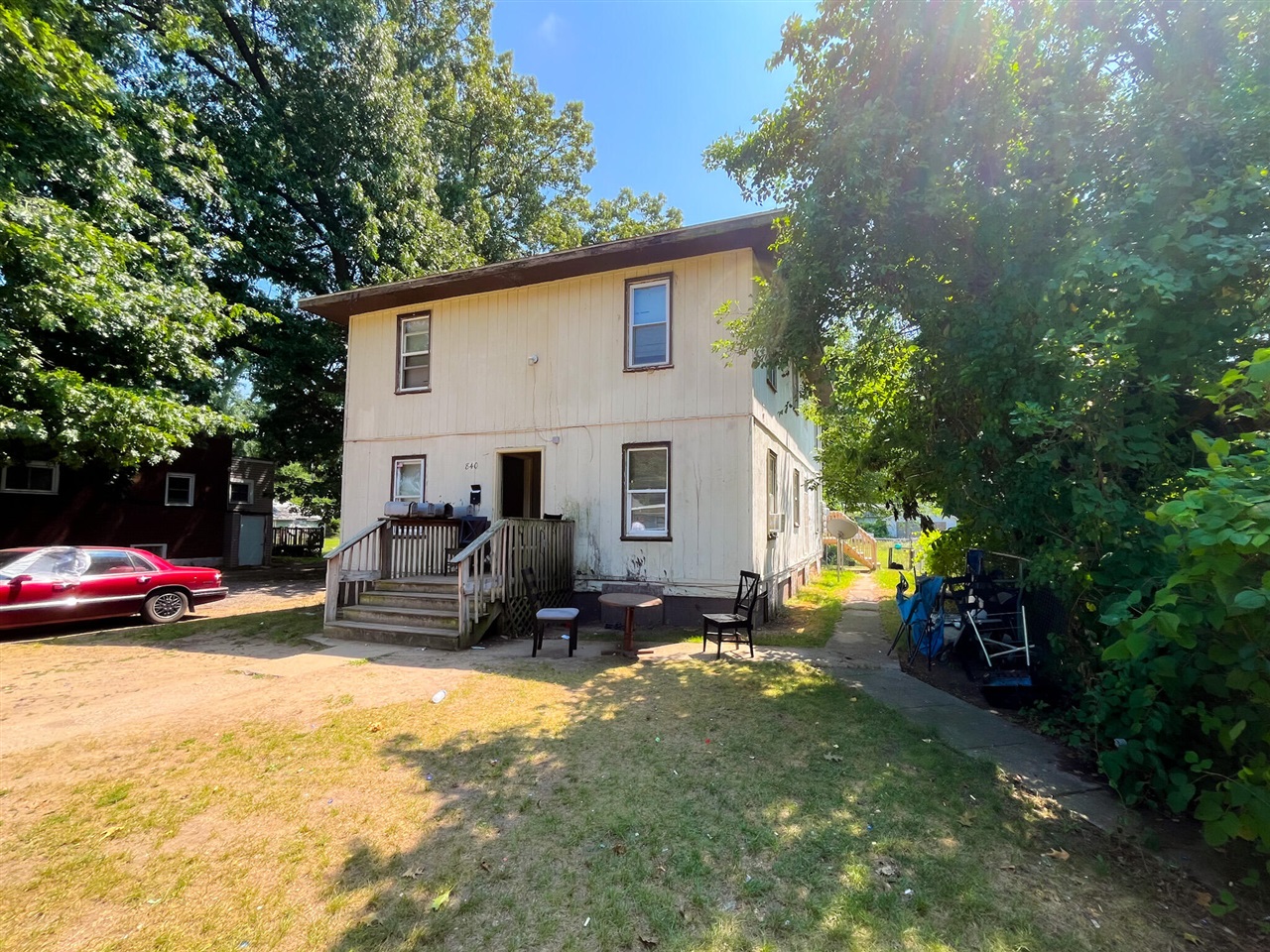 840 E High Street Property Photo 1