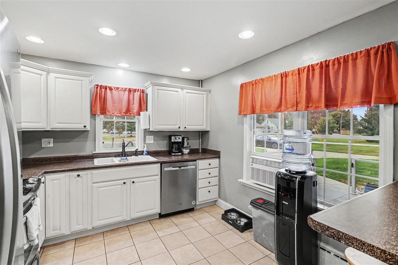 1134 S 24th Street Property Photo 2