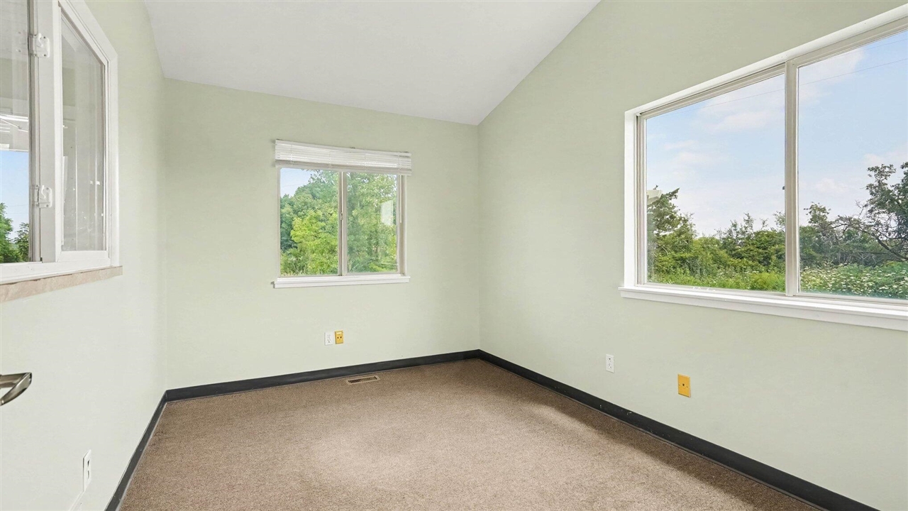 8753 Pleasant Lake Road Property Photo 14