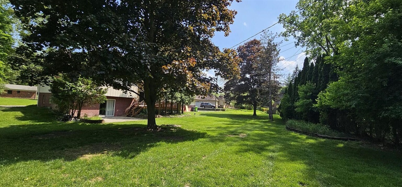 2838 Birchena Crescent Property Photo 2