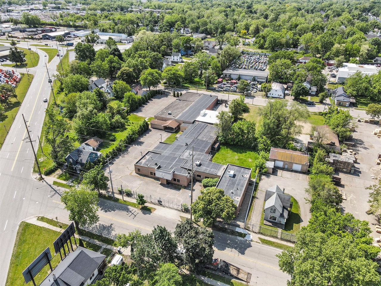 1206 E Crosstown Parkway Property Photo 1