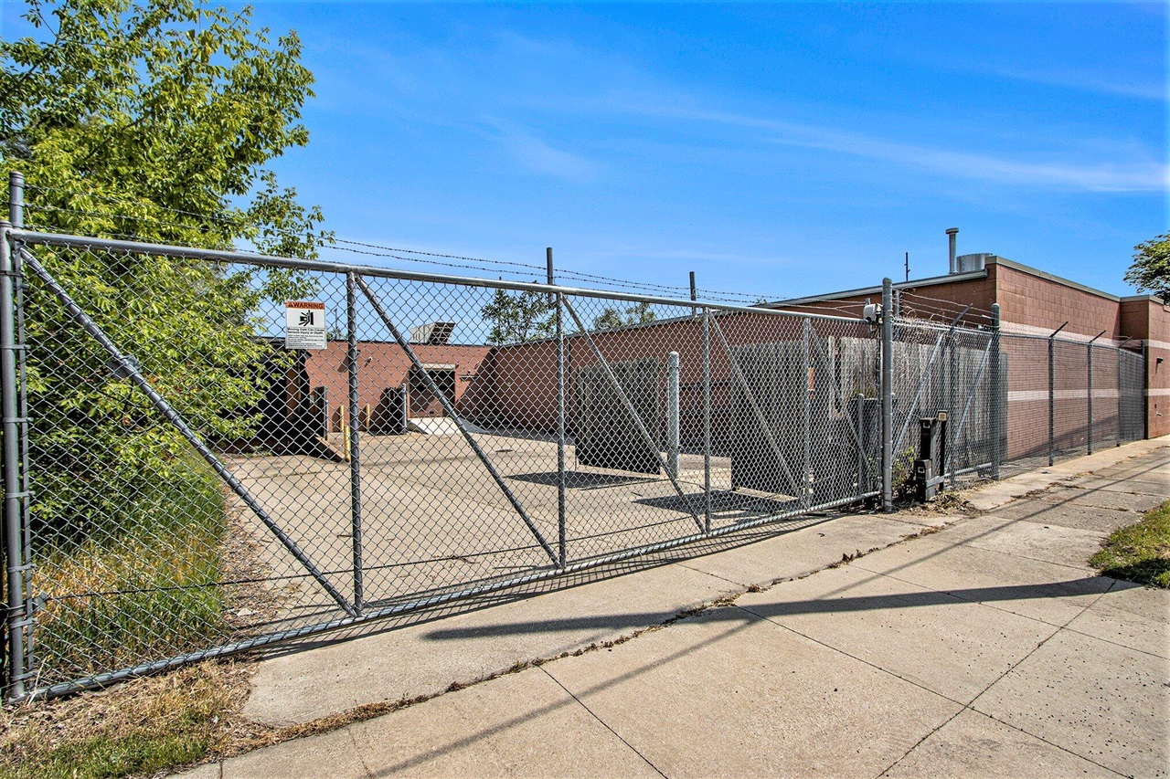1206 E Crosstown Parkway Property Photo 22
