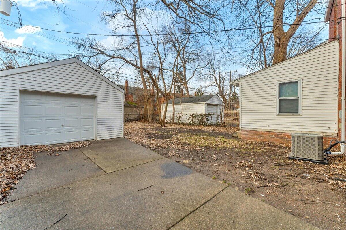 17217 Plainview Avenue Property Photo 26