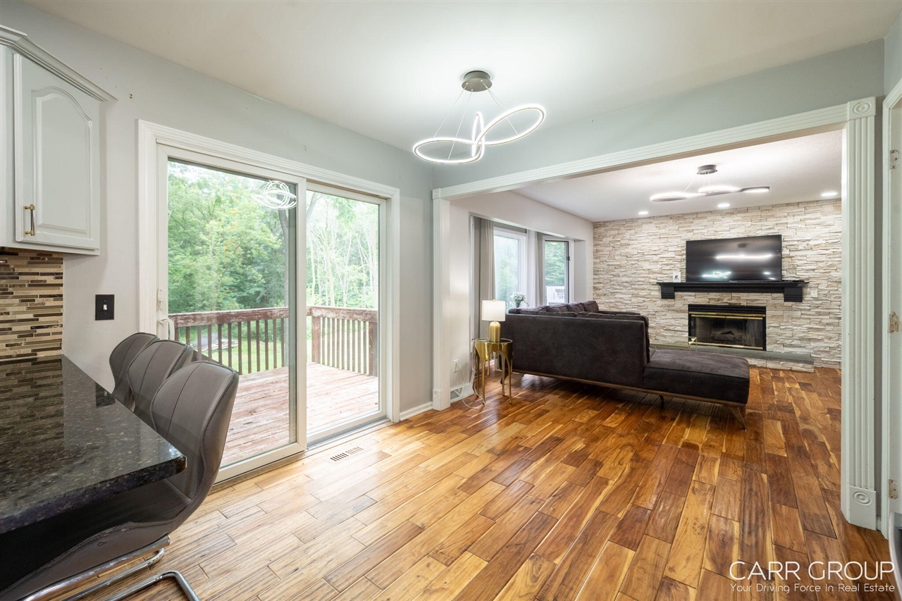 1286 Bentree Property Photo 16