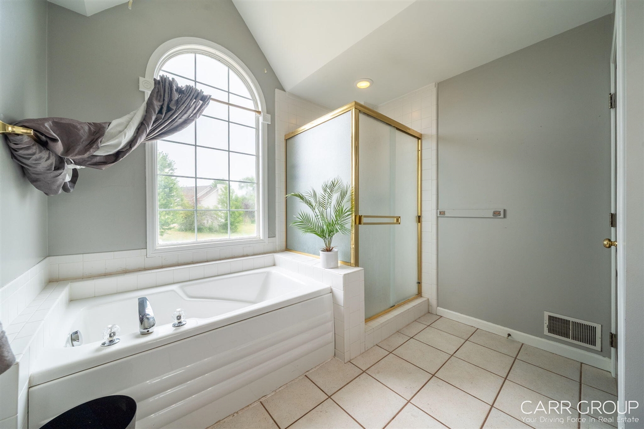 1286 Bentree Property Photo 30