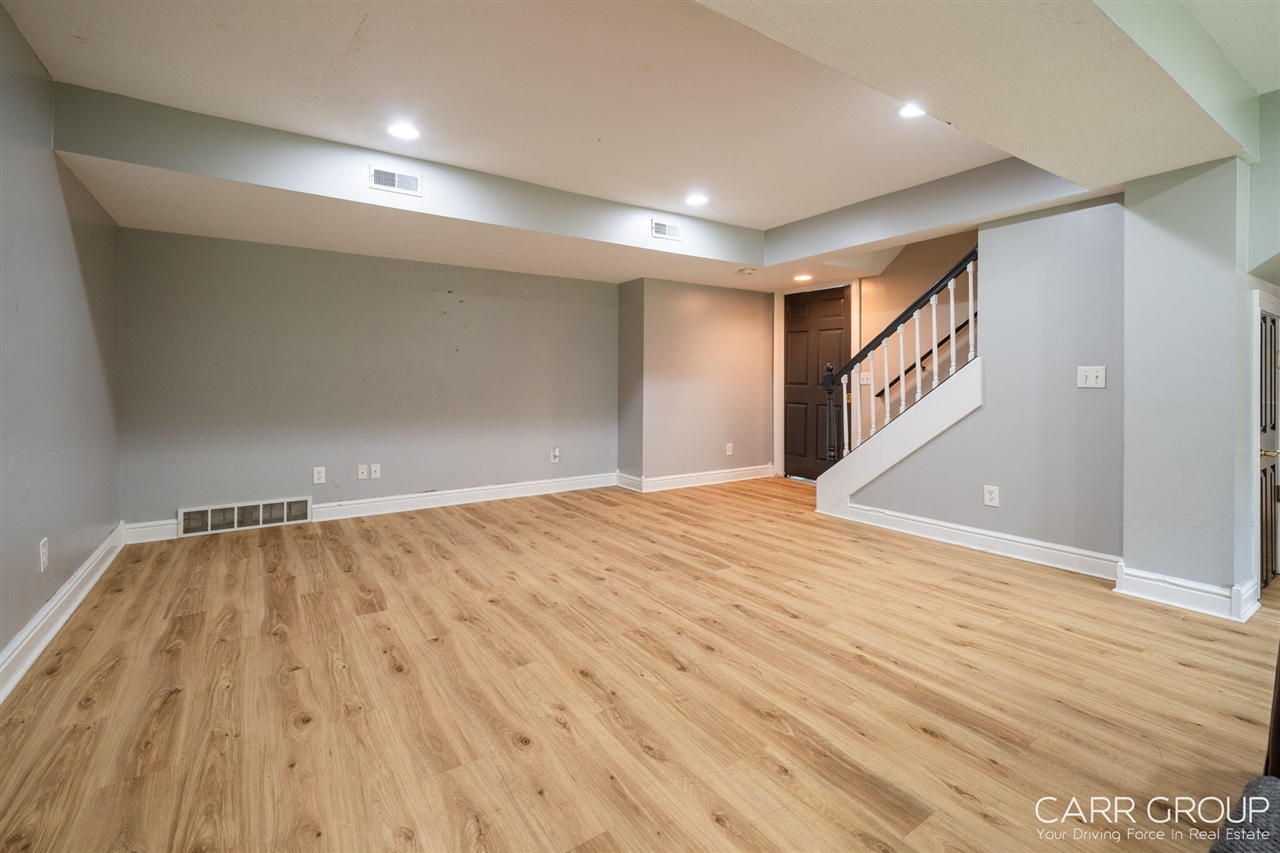 1286 Bentree Property Photo 41