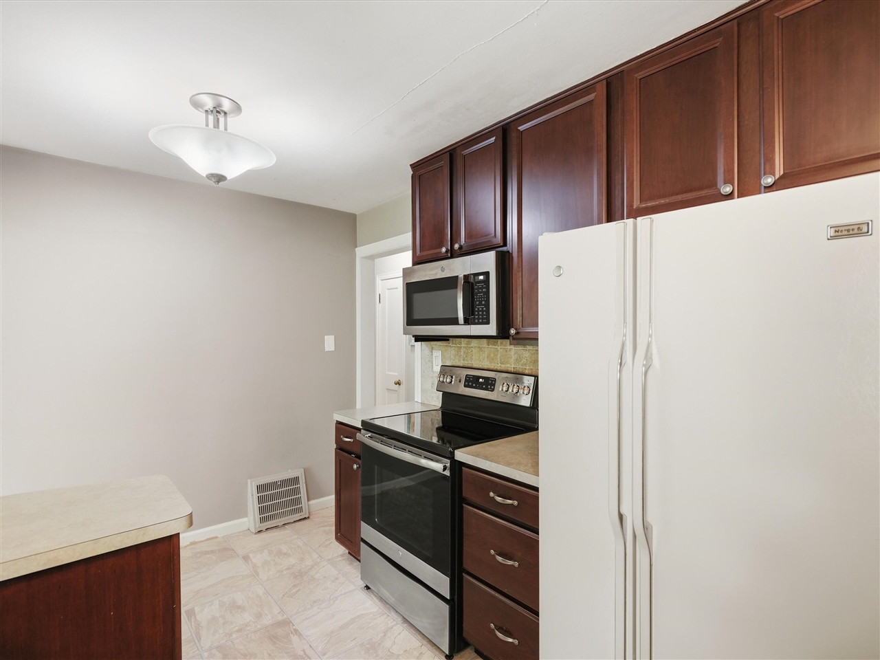 2104 Arborview Boulevard Property Photo 10