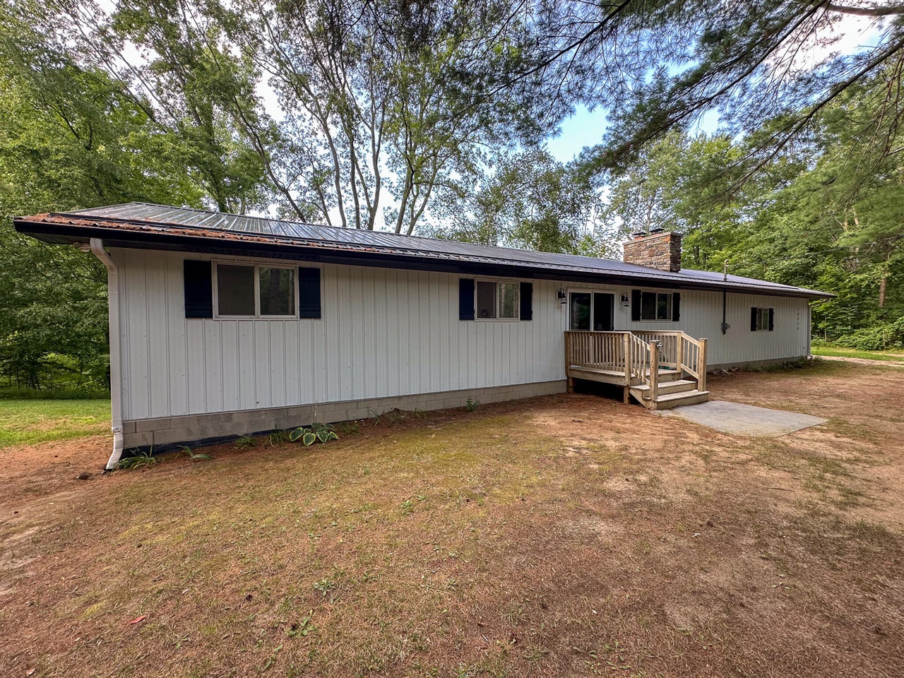 10013 E Beal City Road Property Photo 1