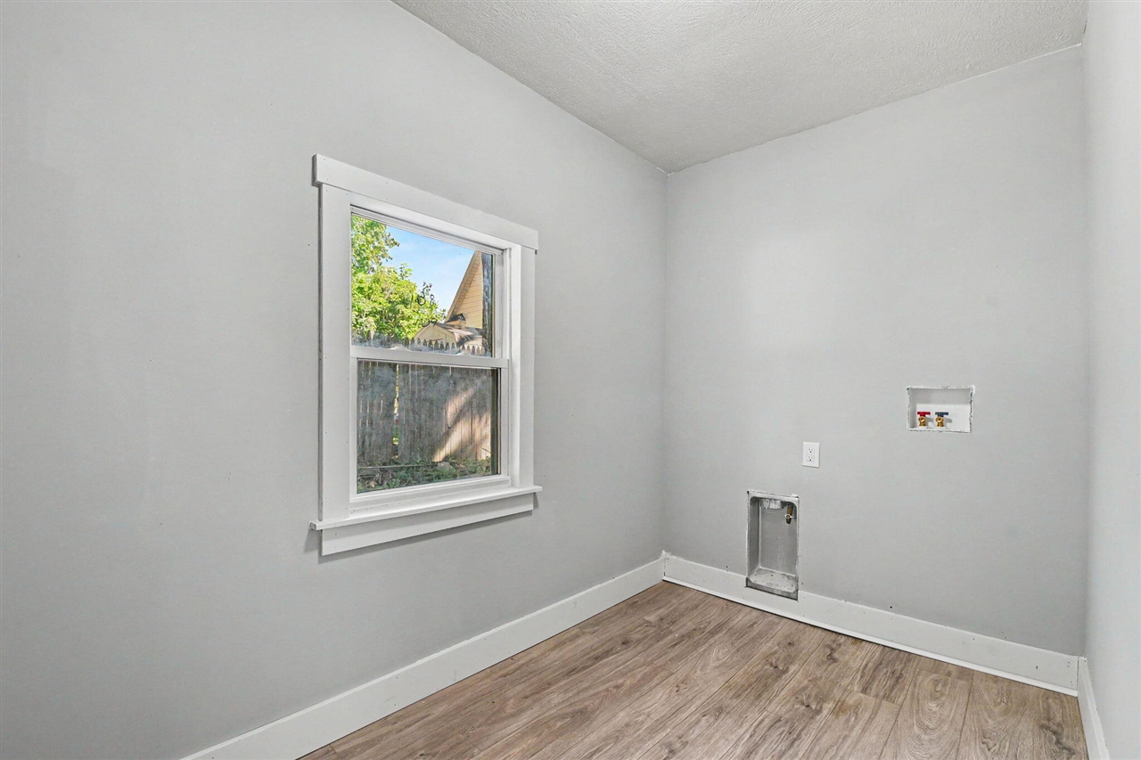 315 N Dexter Street Property Photo 12