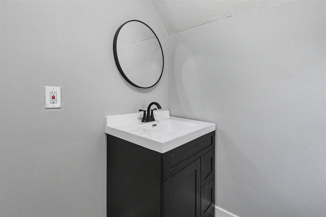 315 N Dexter Street Property Photo 16