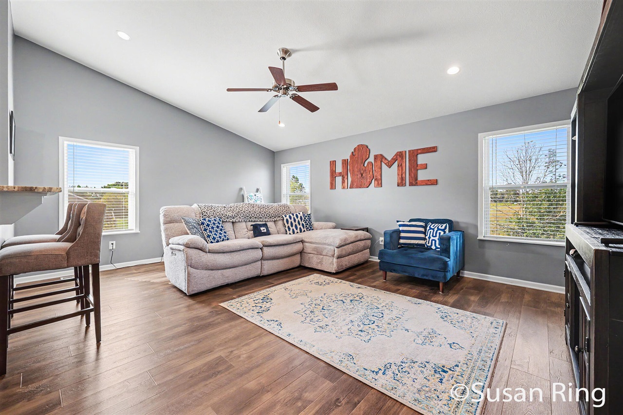 282 Vansen Drive Property Photo 8