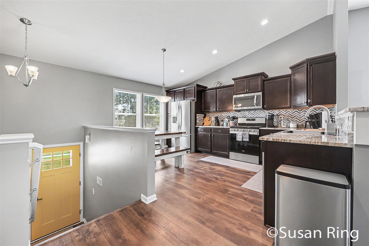 282 Vansen Drive Property Photo 10