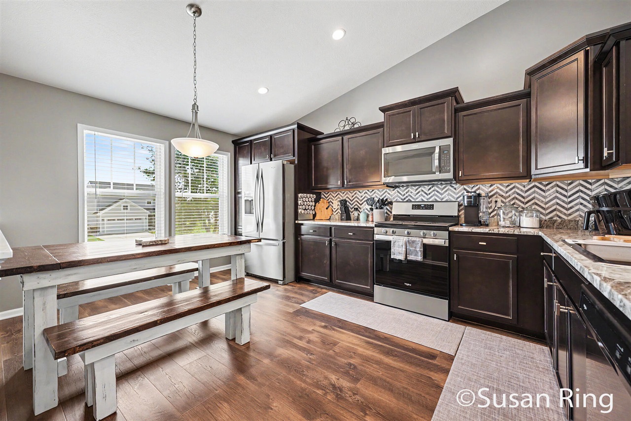 282 Vansen Drive Property Photo 11