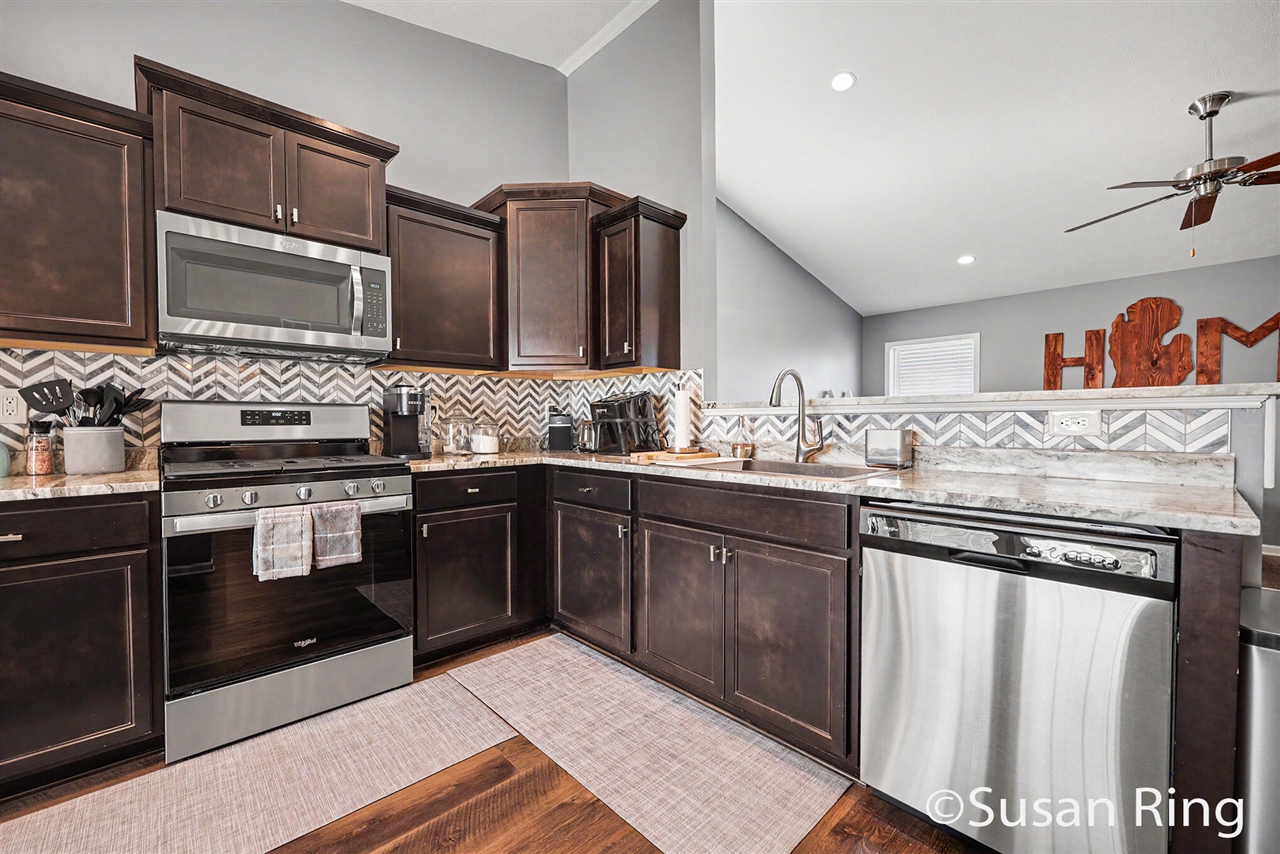 282 Vansen Drive Property Photo 13