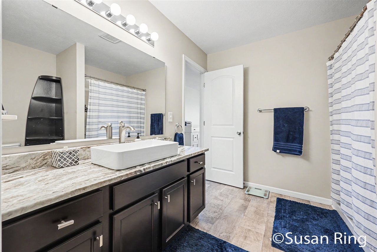 282 Vansen Drive Property Photo 18