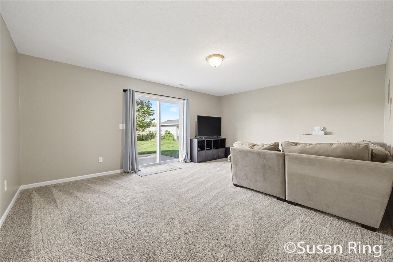 282 Vansen Drive Property Photo 20