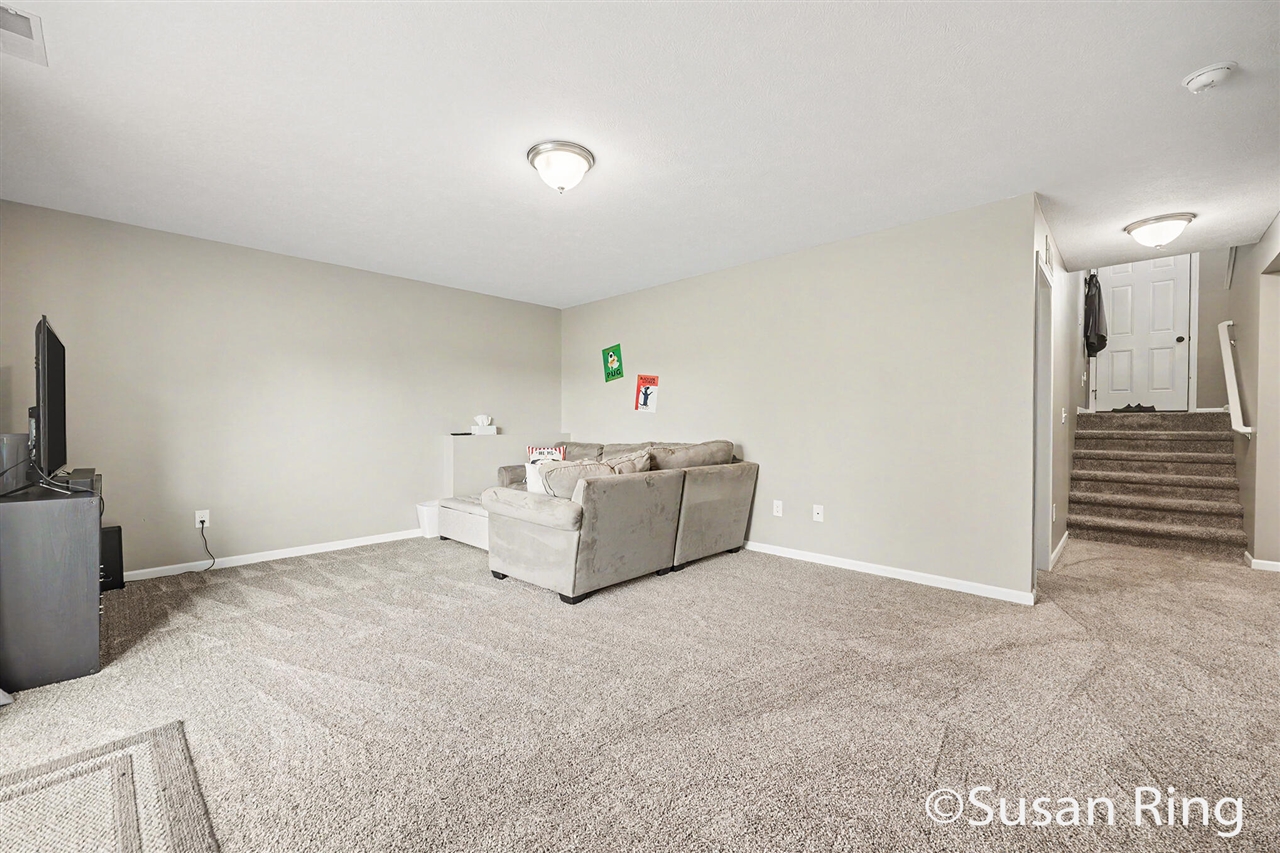 282 Vansen Drive Property Photo 21
