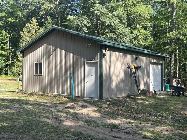 9841 River Road Property Photo 3