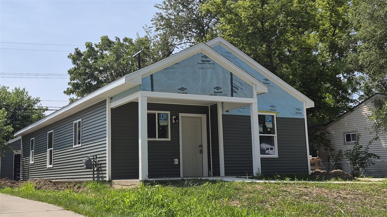 1231 Rambling Road Property Photo 1