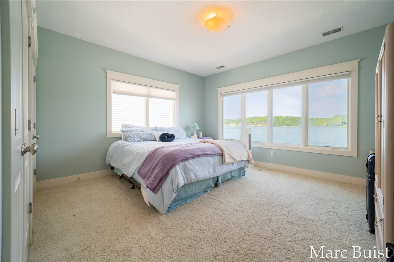 421 N Lake Drive Property Photo 35